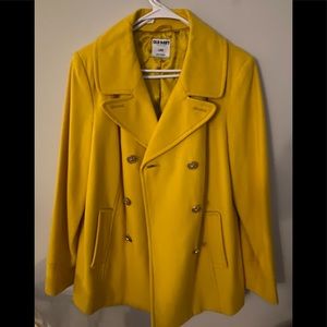 Jacket . Yellow never used. Comfy and elegant. Golden buttons and 2 side pockets